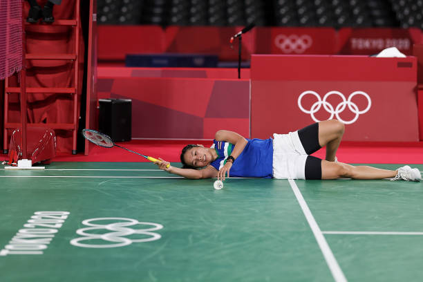 羽毛球比賽中的出界爭(zhēng)議：球碰到線(xiàn)算有效嗎？