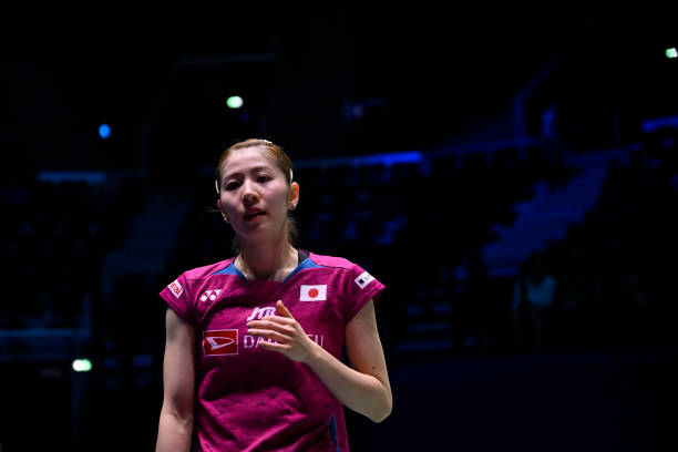 如何掌握單腳殺球？提升羽毛球進(jìn)攻威力