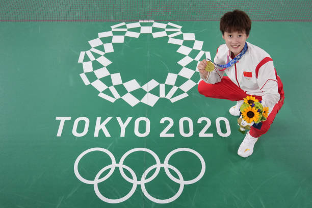 羽毛球拍4U適合雙打嗎？輕量化球拍在快節(jié)奏比賽中的表現(xiàn)