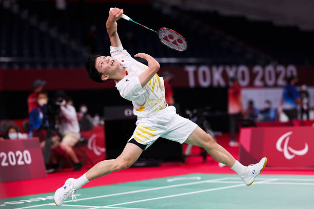 羽毛球?qū)崙?zhàn)技巧大全 - 基本打法+常見(jiàn)錯(cuò)誤糾正視頻指南