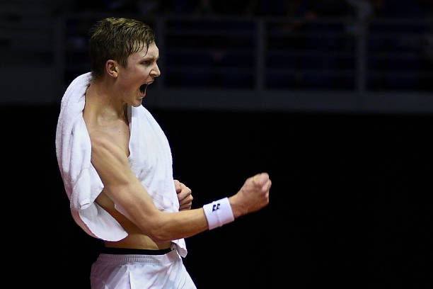 從入門到精通：六個(gè)羽毛球術(shù)語(yǔ)帶你玩轉(zhuǎn)賽場(chǎng)