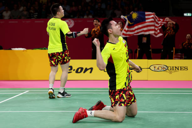 羽毛球步法與擊球要領：動態(tài)視頻+靜態(tài)圖解對照