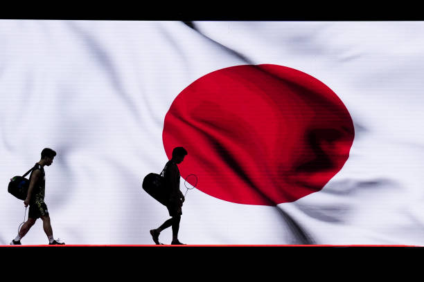 羽毛球拍重量對(duì)照表：從入門到高端，克數(shù)怎么選？