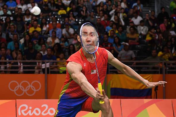 羽毛球打進拍子里的科學(xué)：速度、角度與材料的關(guān)系