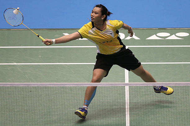 如何提高正手發(fā)高遠(yuǎn)球的穩(wěn)定性和飛行距離？