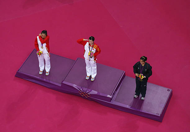 避免發(fā)球違例！最新羽毛球發(fā)球高度與動(dòng)作規(guī)范指南