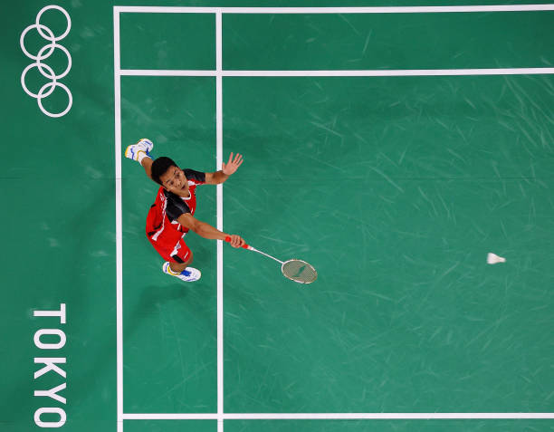 從握拍到揮拍：羽毛球發(fā)球手勢的完整解析