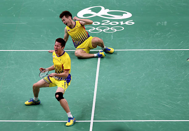 羽毛球裝備保養(yǎng)技巧：延長球拍、球鞋壽命的實用方法