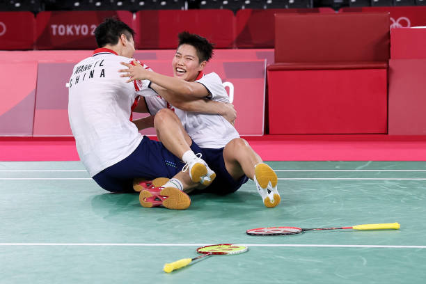 羽毛球發(fā)球常見錯誤Top5及糾正方法（附對比演示