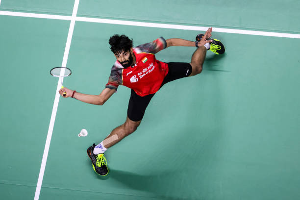 室內(nèi)羽毛球場(chǎng)標(biāo)準(zhǔn)尺寸詳解：規(guī)格圖與布局要求