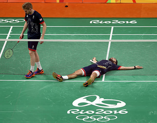 雙打搭檔默契培養(yǎng)：羽毛球配合技巧與戰(zhàn)術(shù)解析