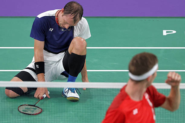 羽毛球場(chǎng)上的線：發(fā)球區(qū)、邊線、端線都是干嘛的？