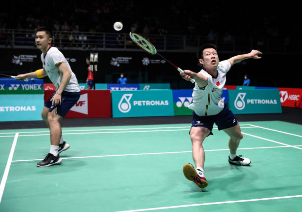 輕量級還是進攻型？不同打法羽毛球拍選購攻略