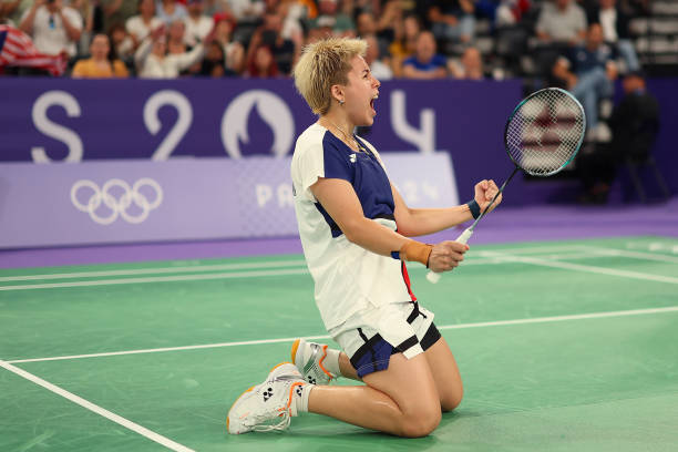 進(jìn)攻型VS防守型：哪種羽毛球拍更耐打？實(shí)測(cè)對(duì)比