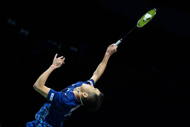 單打VS雙打：羽毛球發(fā)球的不同要領(lǐng)與戰(zhàn)術(shù)運(yùn)用