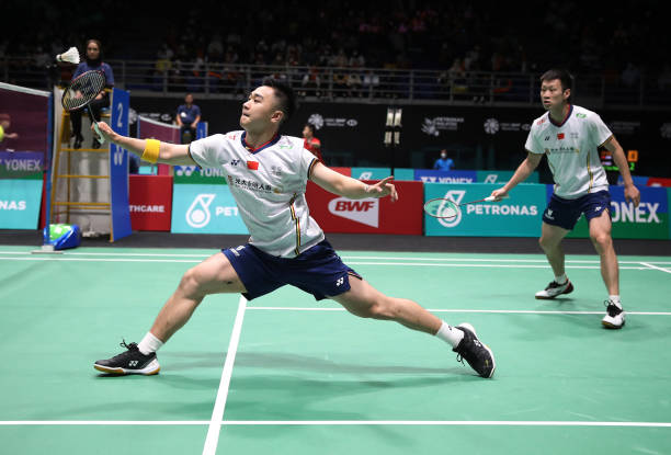 羽毛球運(yùn)動(dòng)是一項(xiàng)適合全年齡段的健康生活方式