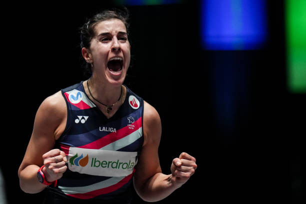 如何根據(jù)4U羽毛球拍重量調(diào)整你的技術(shù)動作？