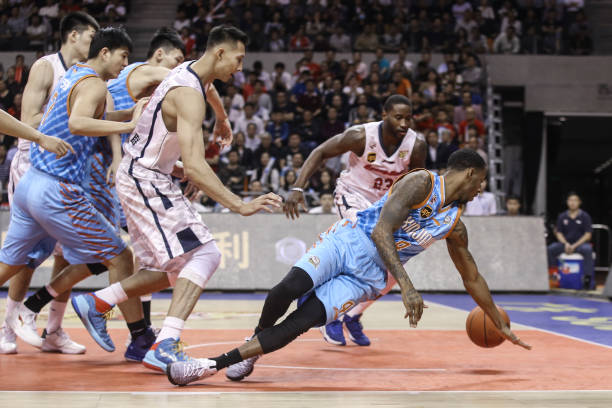 籃球位置入門：1到5號位的定義、特點與經(jīng)典球員示例