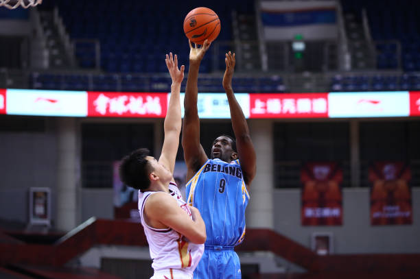 哈登首秀驚艷全場(chǎng)，狂砍40分創(chuàng)紀(jì)錄