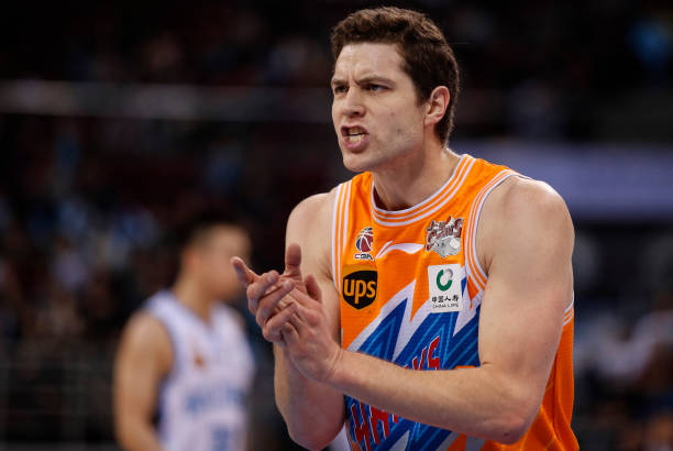 籃球場罰球線到籃板距離的精確測量方法