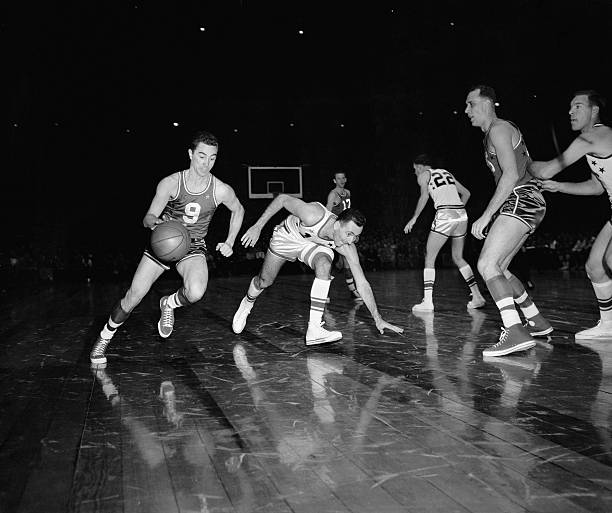 初學(xué)者籃球運球技術(shù)入門教案