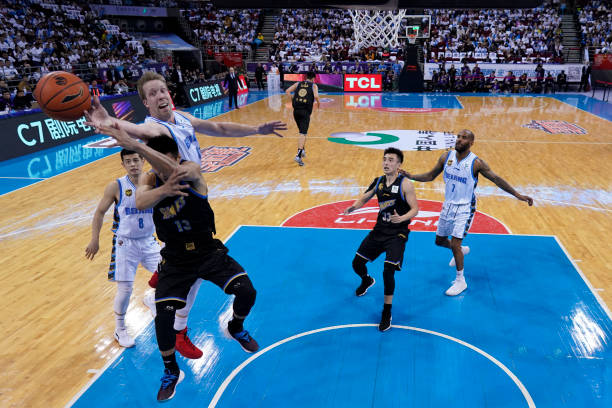 六次登頂：回顧賈巴爾職業(yè)生涯中的冠軍時刻