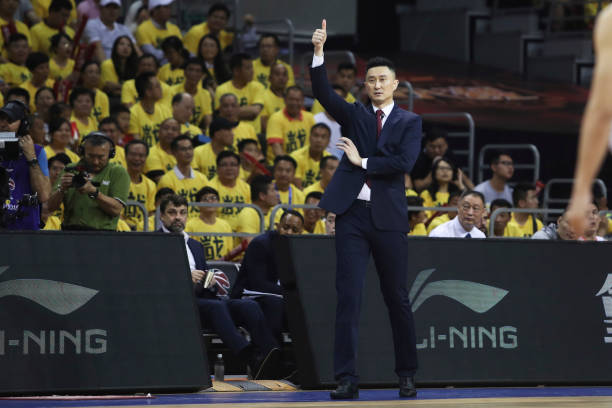 翻腕犯規(guī)的裁判手勢與判罰：視頻解析與案例分析