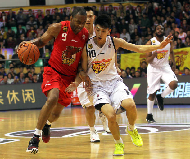 初中籃球運(yùn)球公開課：免費(fèi)視頻教學(xué)，從入門到精通