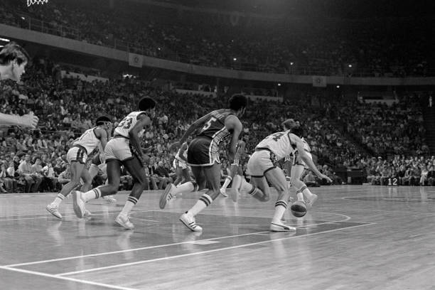 東部半決賽激戰(zhàn)正酣！最新比分速遞