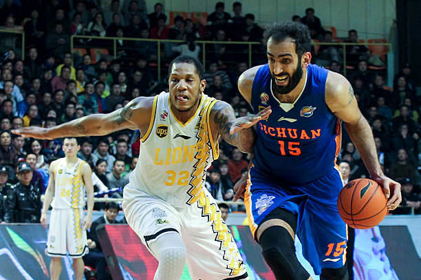 NBA總決賽賽程安排與比分預(yù)測(cè)：專家分析誰(shuí)占上風(fēng)