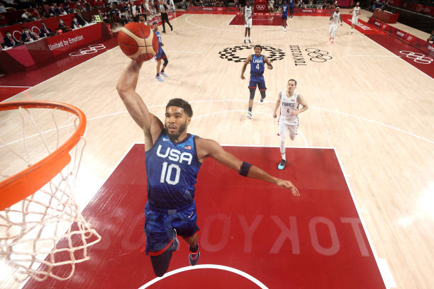 籃球的音節(jié)數(shù)及其在漢語中的發(fā)音特點(diǎn)