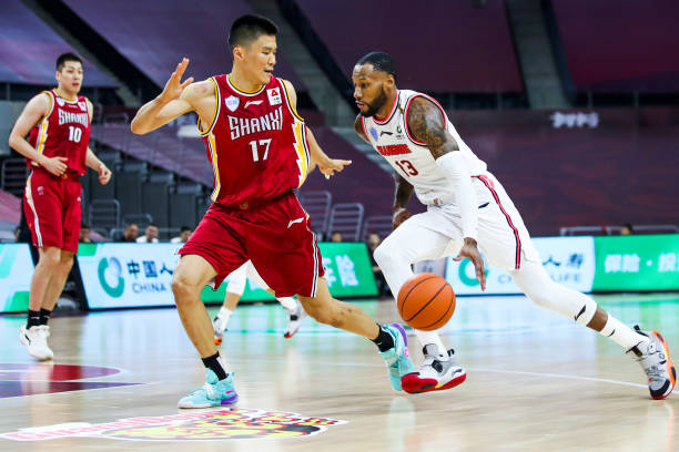 NBA現(xiàn)役球員中，誰繼承了24號的榮耀？