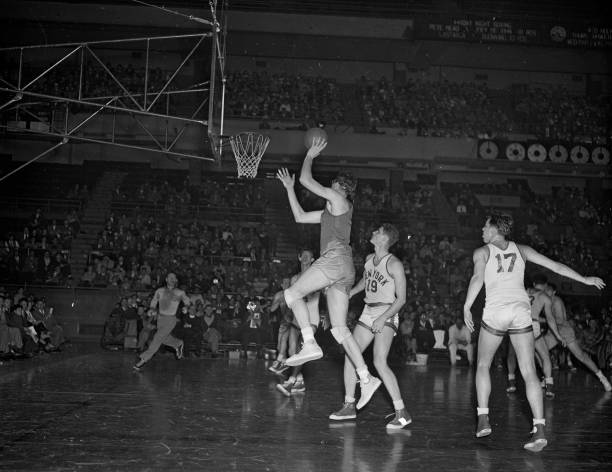 易建聯(lián)身高之謎：從CBA到NBA，他的身高究竟有沒有水分？