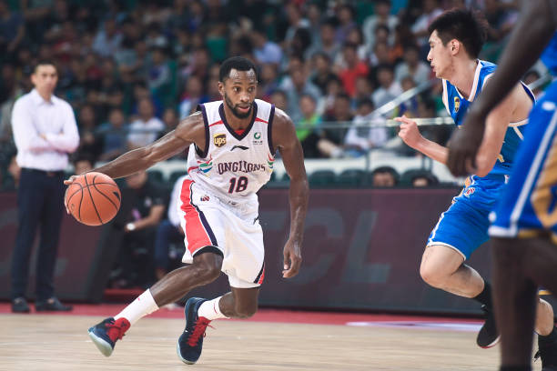 國際籃聯(lián)標(biāo)準(zhǔn)：比賽用球的尺寸與重量要求