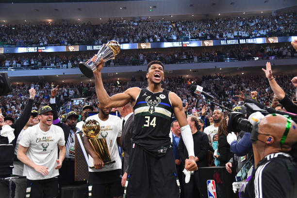 籃球場(chǎng)面積與足球場(chǎng)面積的對(duì)比