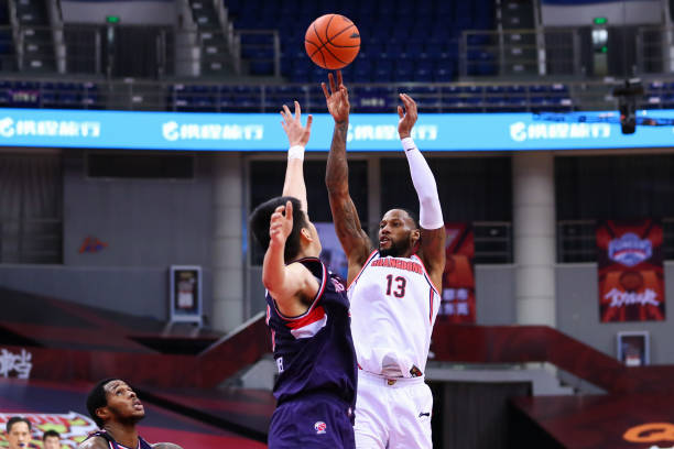 籃下霸主：史上最霸道中鋒的統(tǒng)治之路