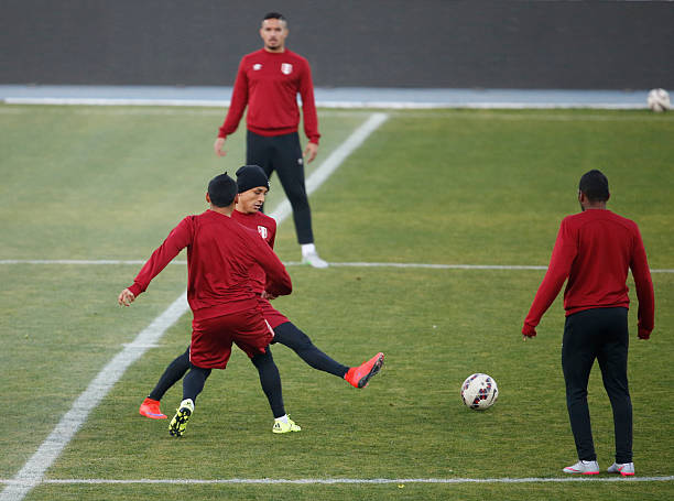 中超第X輪戰(zhàn)罷：積分榜前四競(jìng)爭(zhēng)白熱化，降級(jí)區(qū)懸念叢生