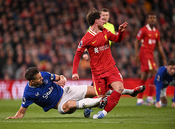 歐冠決賽復(fù)盤(pán)：曼城戰(zhàn)術(shù)制勝，國(guó)米遺憾屈居亞軍