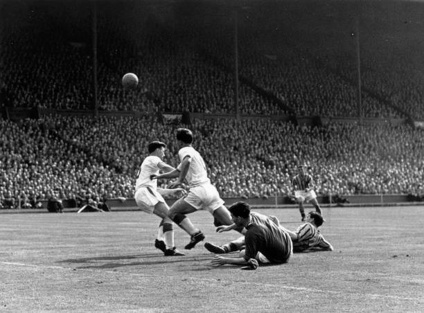 塵埃落定！姆巴佩正式續(xù)約巴黎，合同期限引熱議