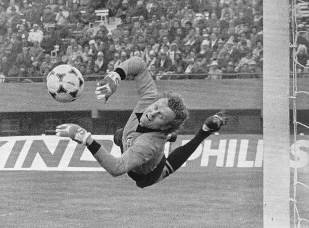 歐冠小組賽積分規(guī)則：勝平負(fù)如何決定出線命運(yùn)