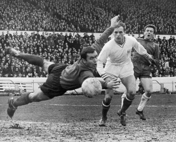 周末足球狂歡：6月16日關(guān)鍵比賽時間與直播信息