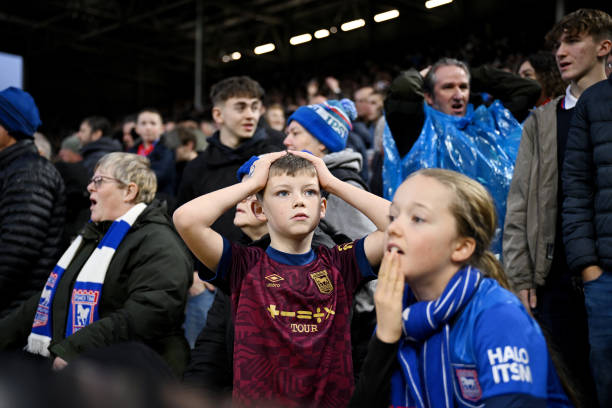 C羅歐洲杯奪冠時(shí)刻：2016年葡萄牙創(chuàng)造歷史