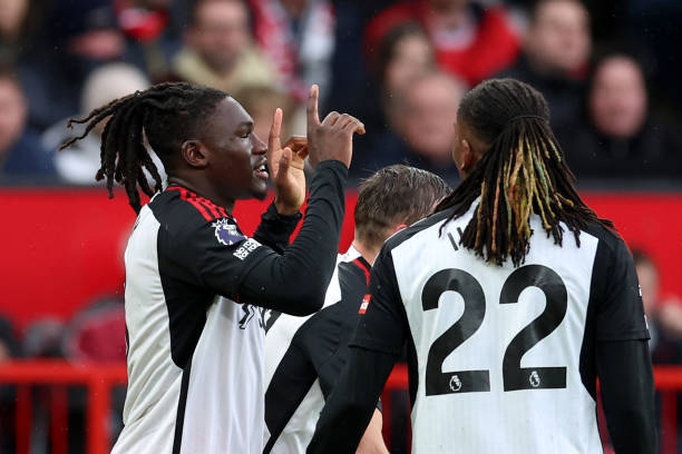 庫(kù)蒂尼奧弒舊主+造2球！拜仁替補(bǔ)奇兵成巴薩噩夢(mèng)