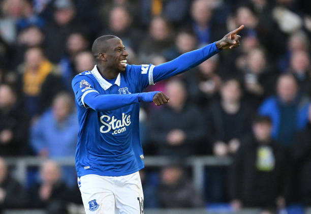 C羅驚天倒鉤點球，刷新足球歷史紀錄