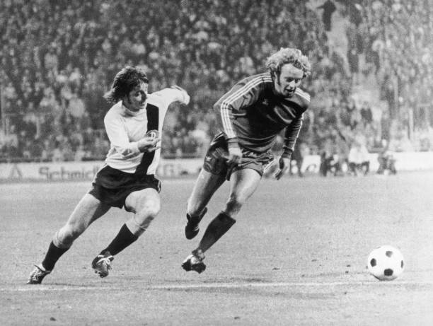 從經(jīng)典案例看裁判越位判罰的尺度與依據(jù)