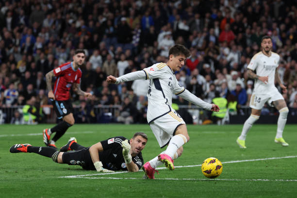 范巴斯滕85-86賽季進球數(shù)據(jù)解析：37球如何成就傳奇