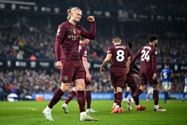 悟空VS貝吉塔：誰才是龍珠足球界的真正王者？