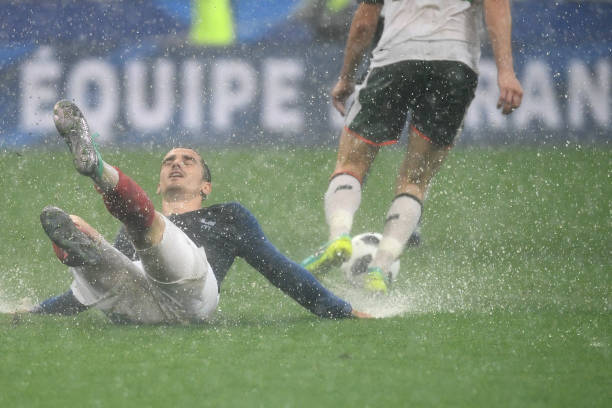 （將縮寫與俱樂部的主場(chǎng)和全球影響力結(jié)合）