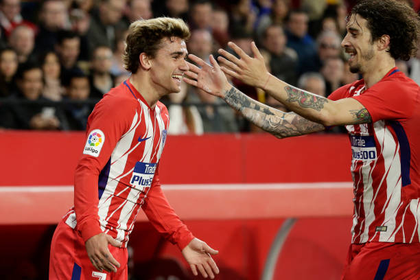 巴蒂斯圖塔的踢球風(fēng)格如何影響他的場(chǎng)上位置？