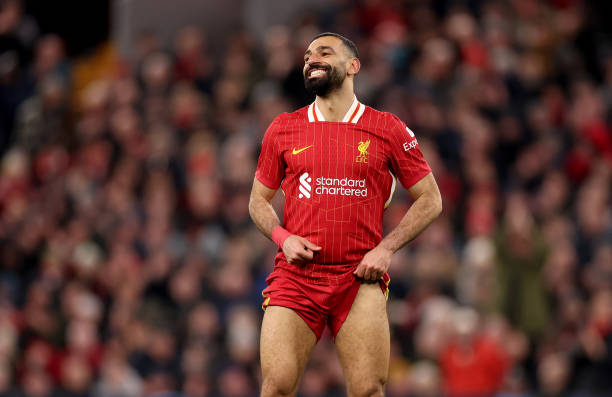 中超青島隊(duì)首發(fā)11人名單公布，后防線迎來老將復(fù)出